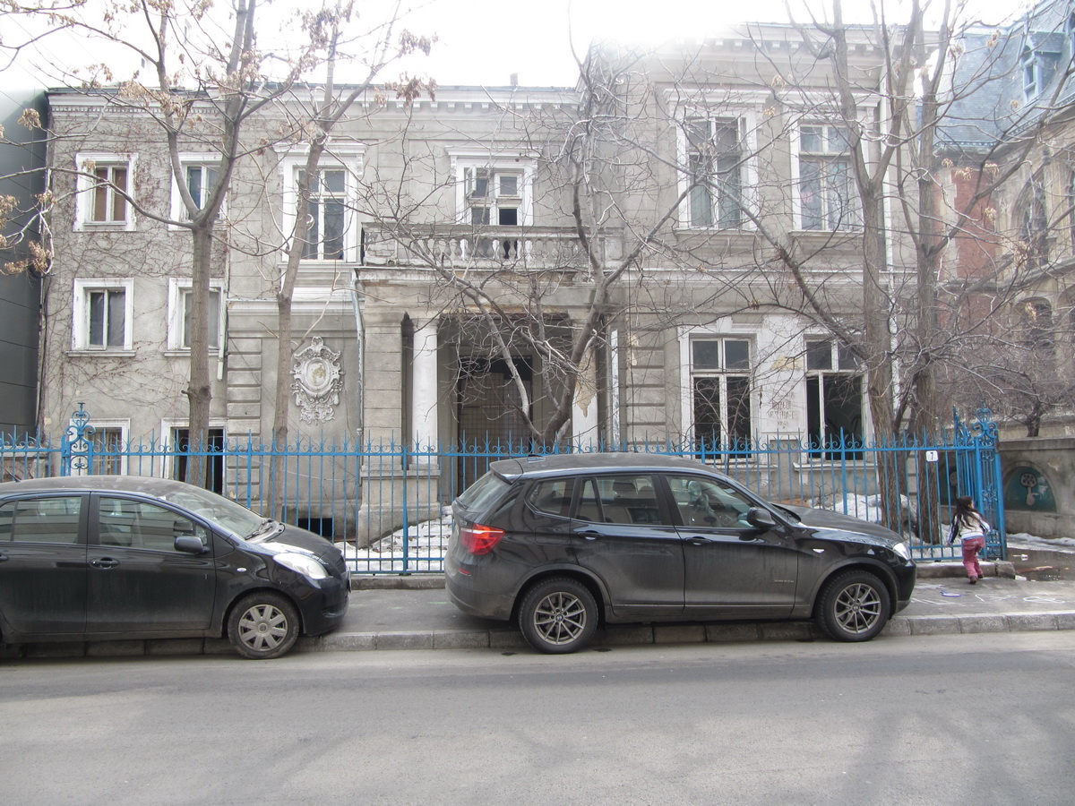 Un obiectiv istoric,de mare interes, pentru drumetii romani este distrus sub ochii nostri. CAR sau federatia de profil cunosc aceasta situatie scandaloasa ? Ca sa nu mai vorbesc de Primaria Capitalei [&hellip;]