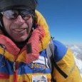 Alpinistul spaniol Oscar Cadiach a reusit sa atinga Gasherbrum I, realizand astfel cel de-al 13-lea optmiar. In vara lui 2014 intentioneaza sa urce pe ultimul optmiar care ii lipseste din […]
