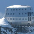 Un mic filmulet despre Mont Blanc pe:http://www.google.com/maps/about/behind-the-scenes/streetview/treks/mont-blanc/    