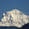 Duminica, 30 aprilie, la ora 12, un grup de cinci alpinisti a ajuns pe Dhaulagiri (8167 m). Este prima reusita a sezonului. Grupul a fost condus de Mingma Sherpa Gyalje si […]