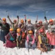 Cholitas pe Aconcagua Aceste doamne boliviene cunoscute sub numele de „cholitas” sunt de fapt femei indigene din ramura Aymara sau Quechua. Sunt recunoscute imediat dupa fustele largi, parul impletit si […]