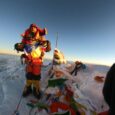Vesti din Himalaya VII. Narender Singh Yadav (26 de ani), un alpinist indian, a stabilit un nou record prin escaladarea Muntelui Everest în doar sase zile. Expeditia, Azadi Ka Amrit […]