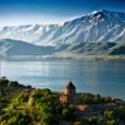 Lacul Sevan Acest lac are anual o zi de sarbatoare. Din anul 1999, ultima duminica a lunii august a fost declarata Ziua Lacului Sevan în Armenia . Sevan este un lac de […]